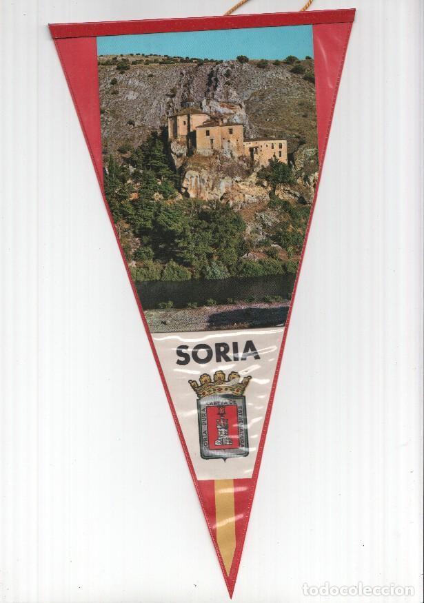 Sammlung von Wimpeln: BANDERIN: SORIA - Imagen de la Ermita de San Saturio y Escudo de la localidad - VARIOS