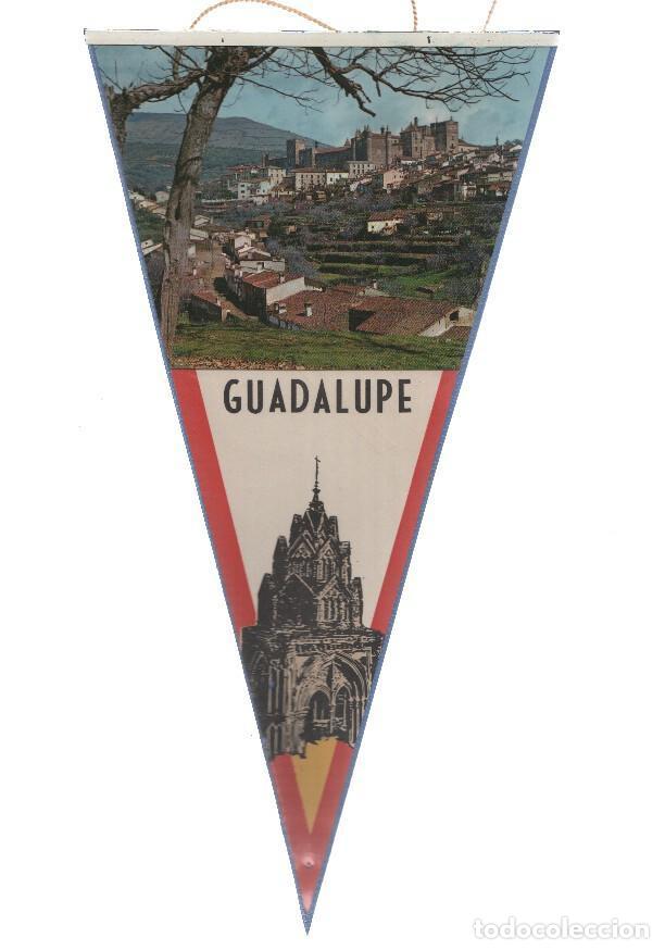 Sammlung von Wimpeln: BANDERIN: GUADALUPE (Caceres) - Vista general del pueblo de Guadalupe - Varios