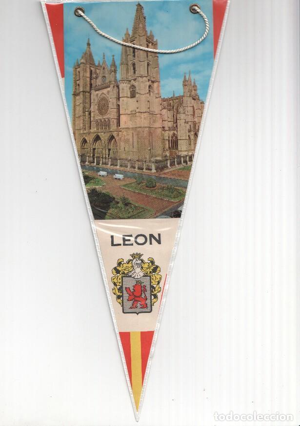 Bandierine di collezione: BANDERIN: LEON - Catedral de Leon y escudo - Varios