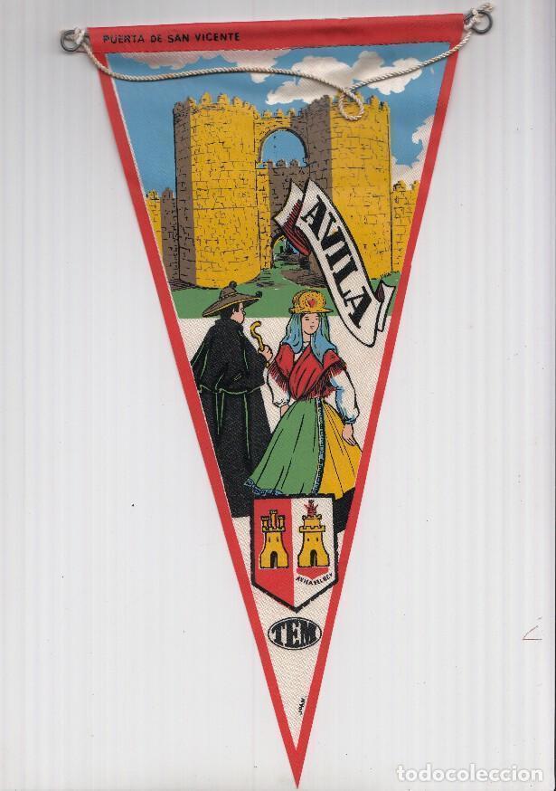 Fanions de collection: BANDERIN: TEM AVILA- Ilustracion de la PUERTA DE SAN VICENTE, Trajes tipicos y escudo de la localida