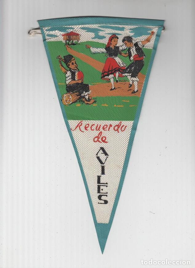 Fanions de collection: BANDERIN: AVILES - Recuerdo de Aviles, trajes tipicos y gaitero - VARIOS