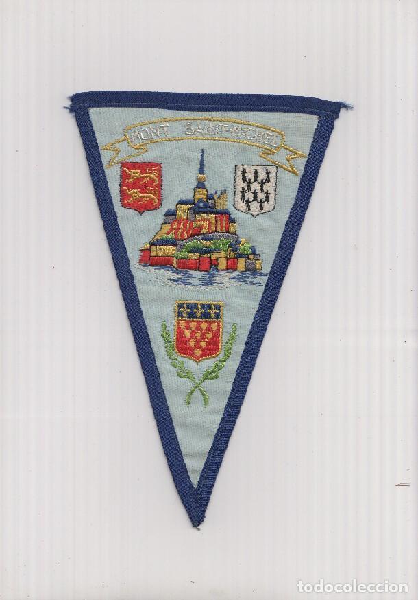 Fanions de collection: BANDERIN: MONT SAINT-MICHEL/Monte San Michel, Normandia - Ilustracion BORDADA de Castillo y escudos