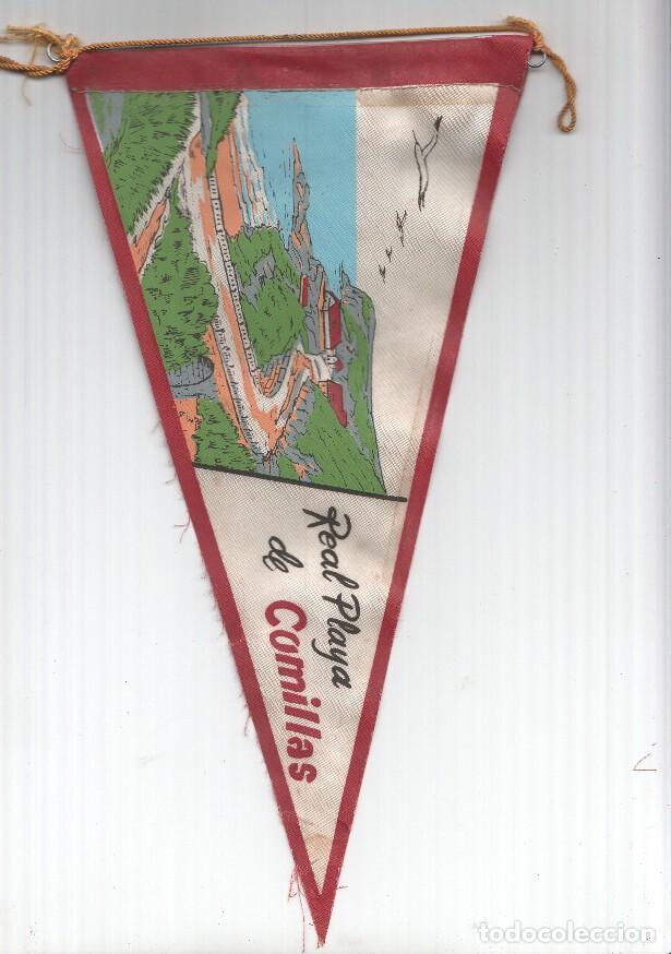 Fanions de collection: BANDERIN: COMILLAS, Cantabria - Ilustracion de la Real Playa de Comillas - VARIOS