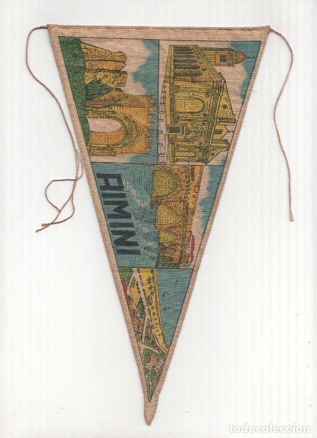 Fanions de collection: BANDERIN: RIMINI - Ilustraciones del Arco de Augusto, Catedral de Rimini, Playa y Puente de Tiberio