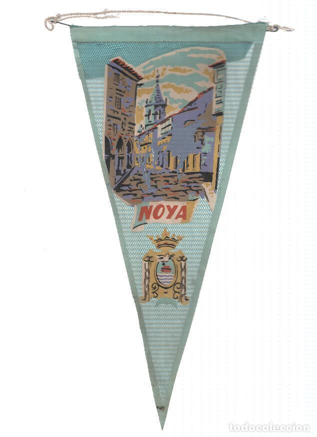 Fanions de collection: BANDERIN: NOYA (La Coru&ntilde;a) - Ilustracion del pueblo y escudo de Noia - VARIOS