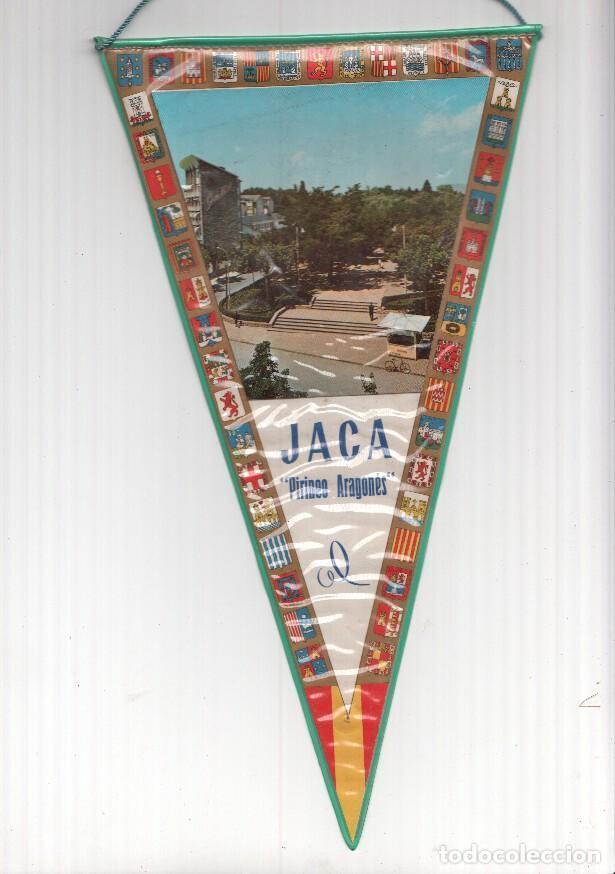 Fanions de collection: BANDERIN: JACA, Huesca - Vista de la localidad y Gran Hotel de Jaca - VARIOS