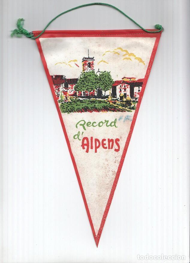 Fanions de collection: BANDERIN: ALPENS (Barcelona) - Ilustracion exterior del pueblo y la Iglesia de Alpens - VARIOS