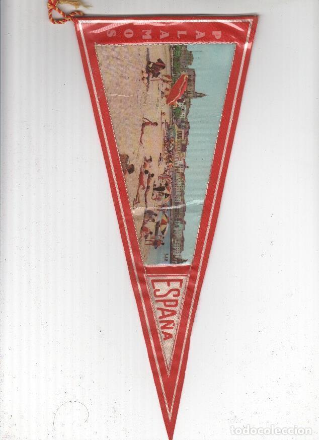 Fanions de collection: BANDERIN: PALAMOS - Vista de la playa y la locadidad de Palamos - VARIOS