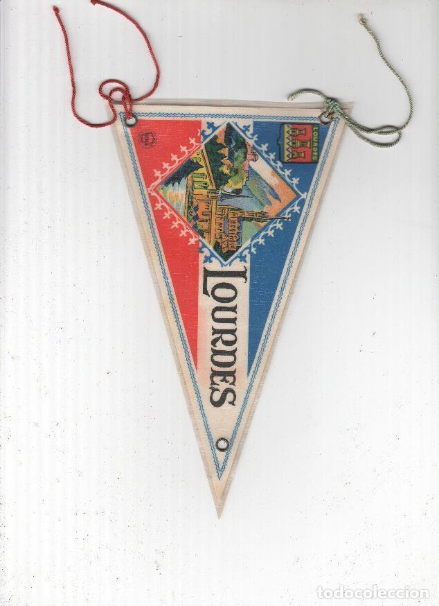 Collection pennants: BANDERIN: LOURDES - Vista de la Basilica y escudo ( Escudo y vista de la basilica en trasera) - VARI