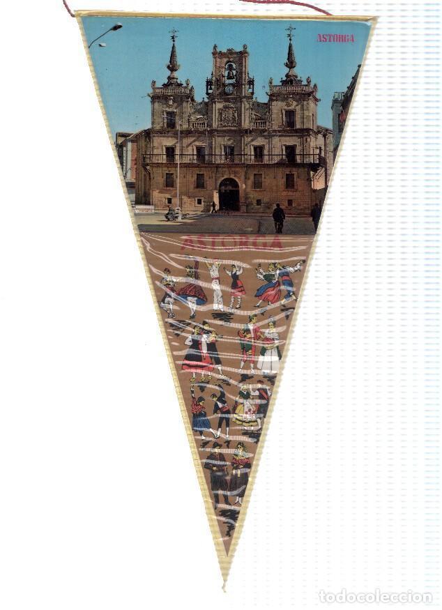 Collection pennants: BANDERIN: ASTORGA, Leon - Vista del Ayuntamiento de Astorga desde la Plaza Mayor de Astorga - Varios
