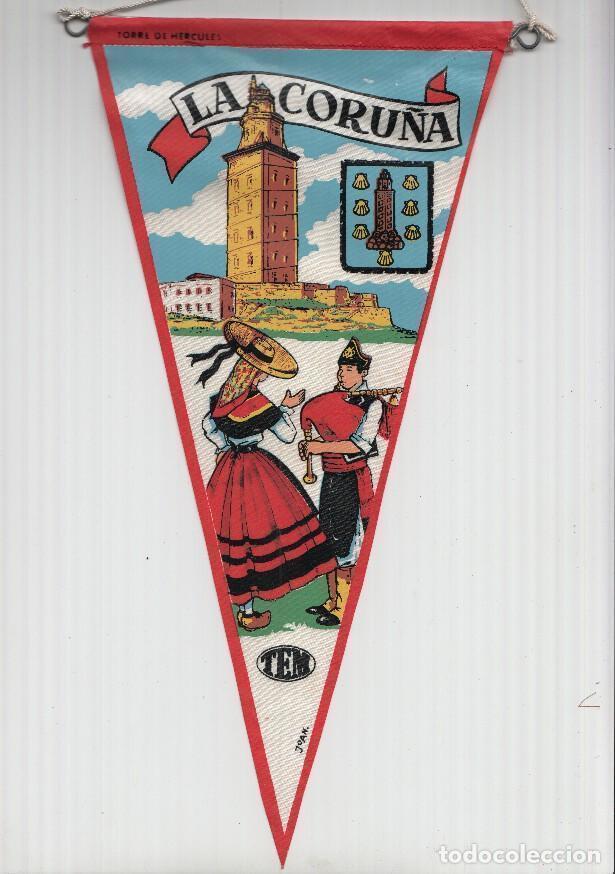 Fanions de collection: BANDERIN: TEM LA CORU&Ntilde;A - Ilustracion de la TORRE DE HERCULES, Trajes tipicos y escudo de la localid