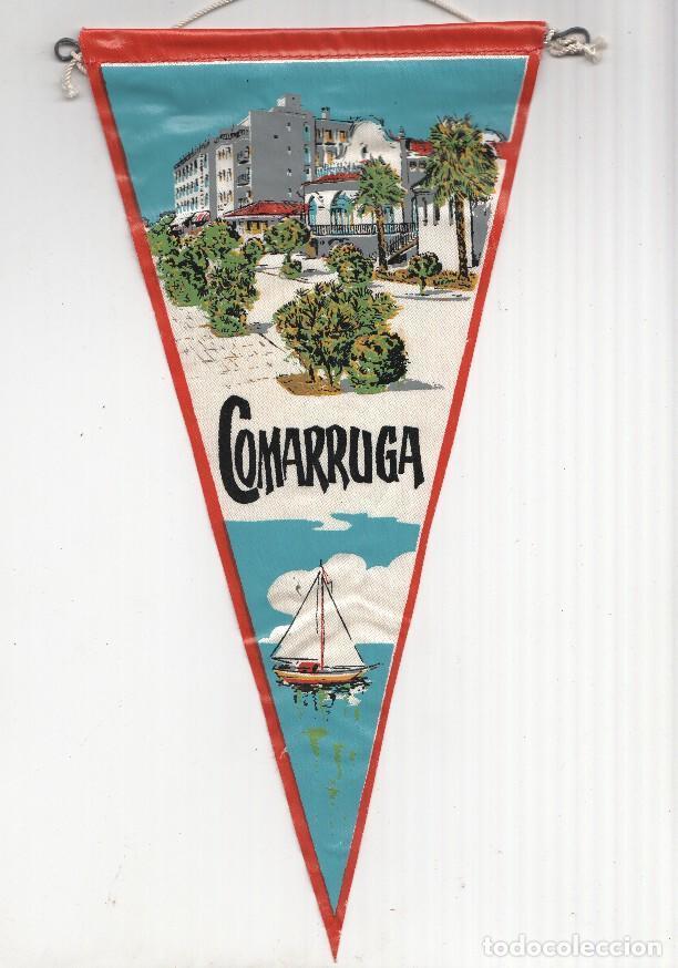 Fanions de collection: BANDERIN: COMARRUGA, Tarragona - Vista del Paseo Maritimo de Comarruga y velero - VARIOS