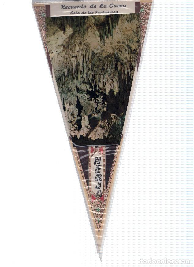 Fanions de collection: BANDERIN: NERJA, Malaga - Vista de la Sala de los Fantasmas de las Cuevas de Nerja - Varios