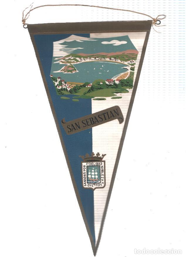 Fanions de collection: BANDERIN: SAN SEBASTIAN - Ilustracion de la playa de la Concha y escudo de la localidad - VARIOS