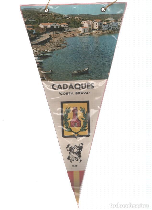 Bandierine di collezione: BANDERIN: CADAQUES (Girona) - Vista de la playa de Cadaques - VARIOS