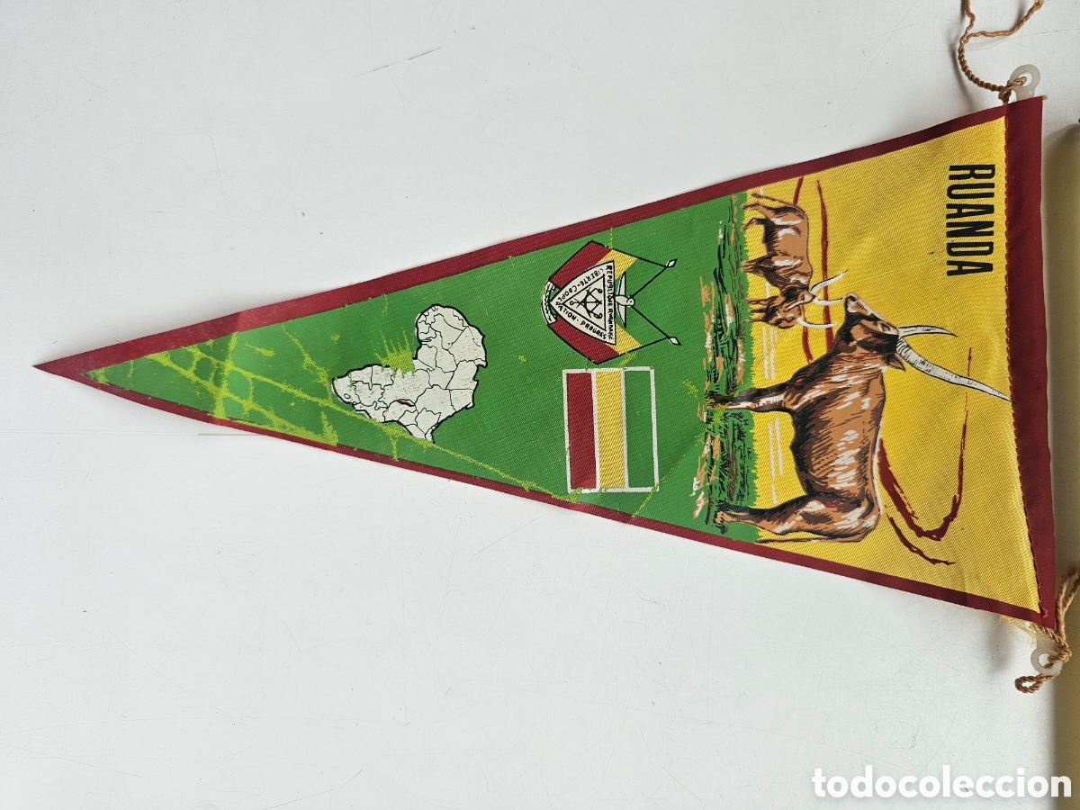 Banderines de colecci&oacute;n: Bander&iacute;n de Ruanda, Exclusiva Padres Blancos, Irup&eacute; 1950s 1960s