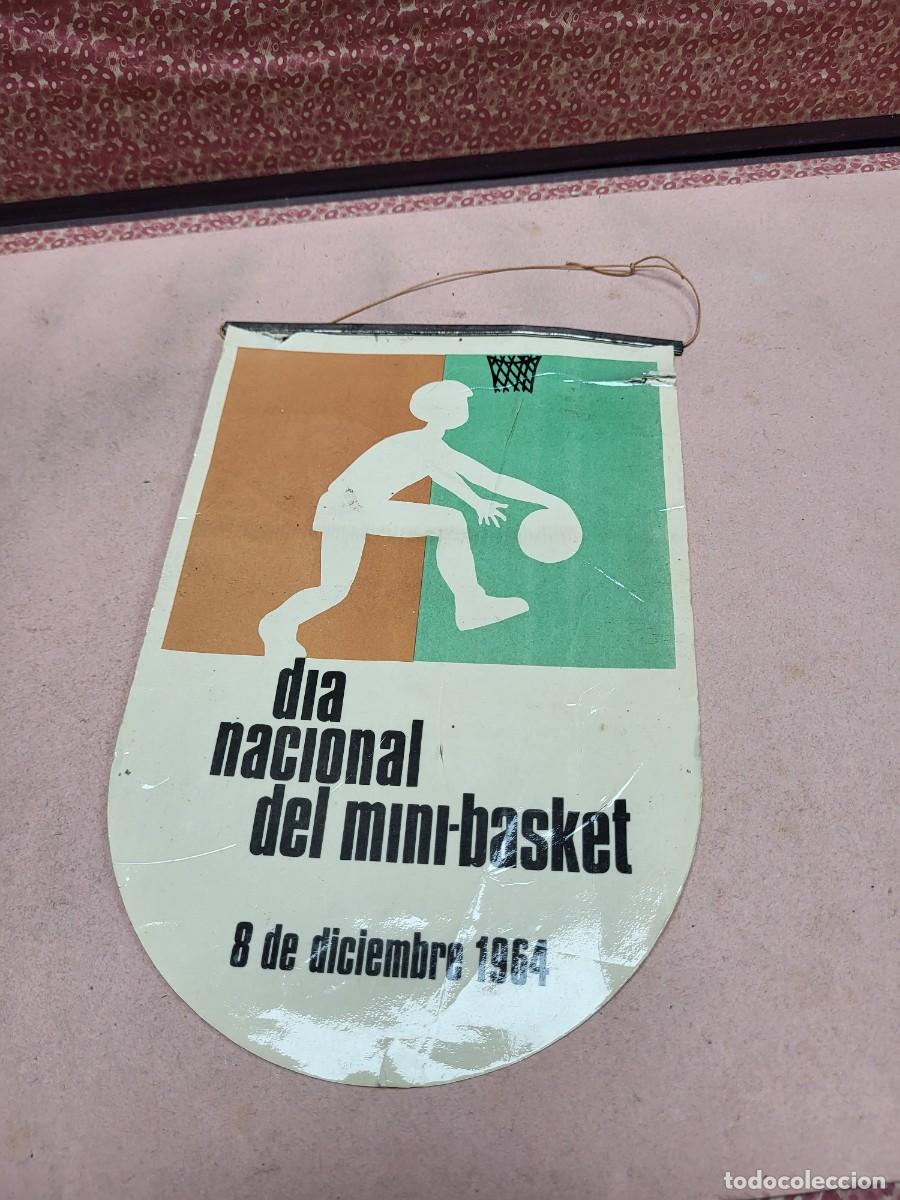 Banderines de colecci&oacute;n: ANTIGUO BANDERIN DIA NACIONAL DEL MINI BASKET BALONCESTO 1964