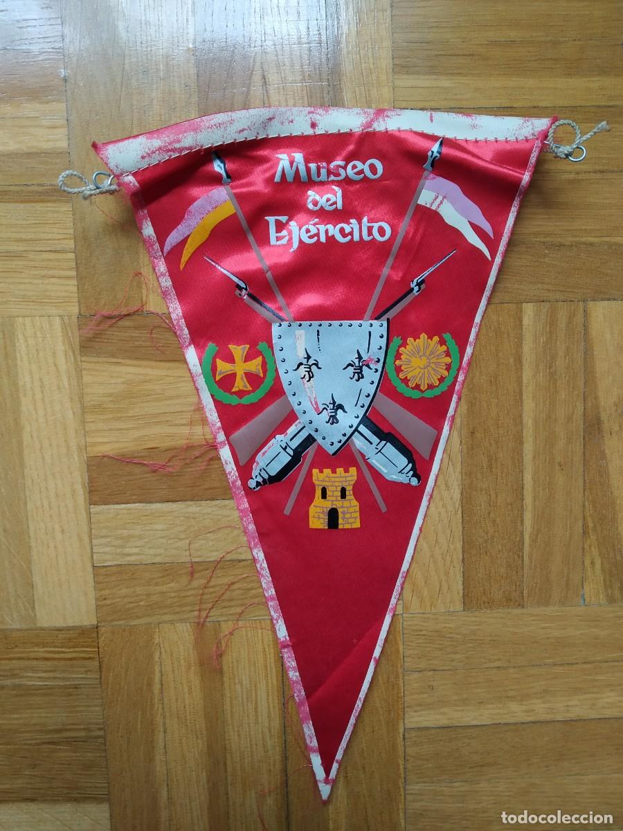 Sammlung von Wimpeln: BANDERIN MILITAR MUSEO DEL EJERCITO