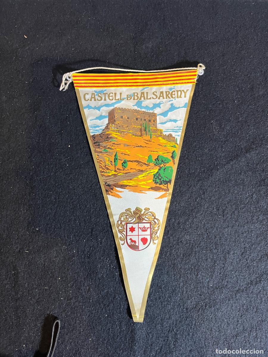 Bandierine di collezione: Bander&iacute;n Castell de Balsareny vintage castillo Catalu&ntilde;a souvenir a&ntilde;os 60 70