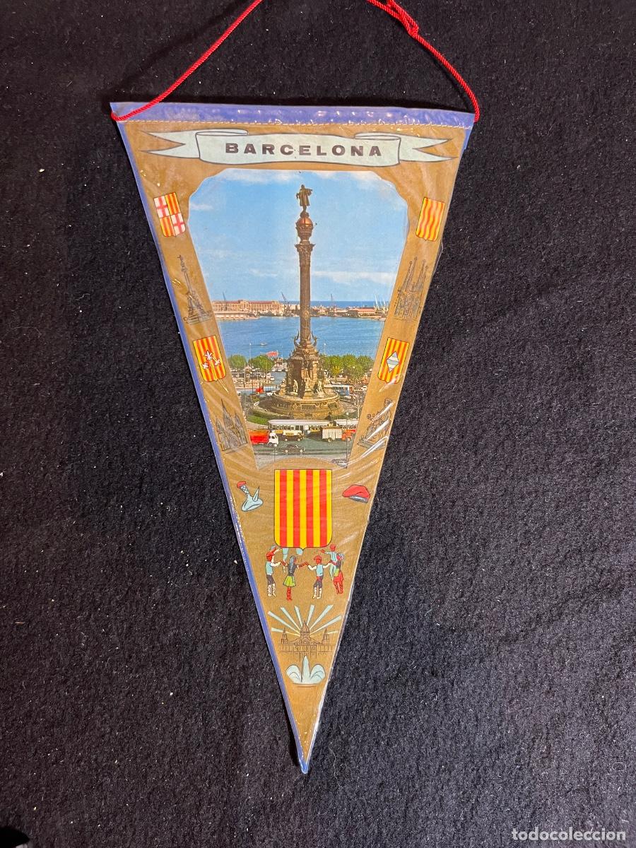 Bandierine di collezione: Bander&iacute;n Barcelona vintage Monumento Col&oacute;n sardanas souvenir a&ntilde;os 60 70