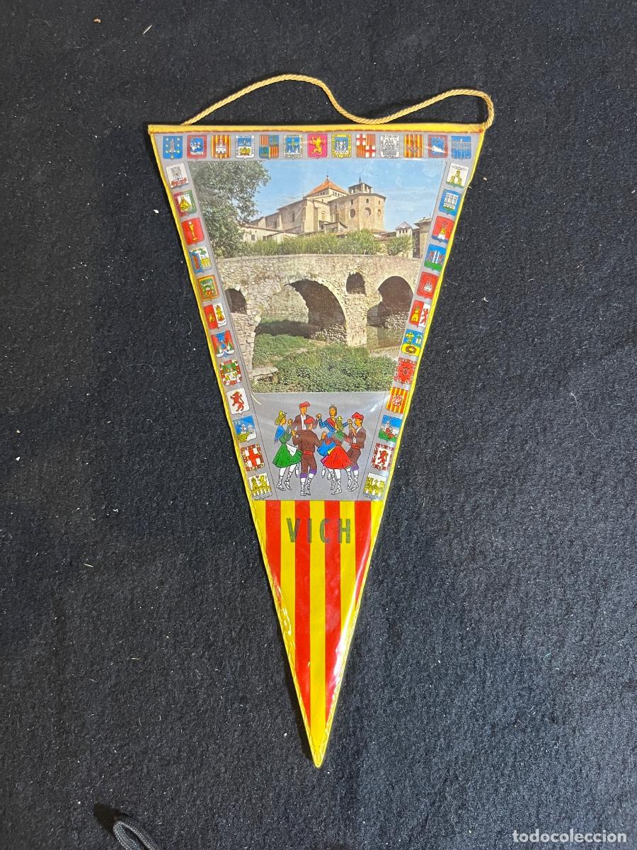 Banderines de colecci&oacute;n: Bander&iacute;n Vich Vic vintage Puente de Queralt sardanas recuerdo tur&iacute;stico a&ntilde;os 60 70