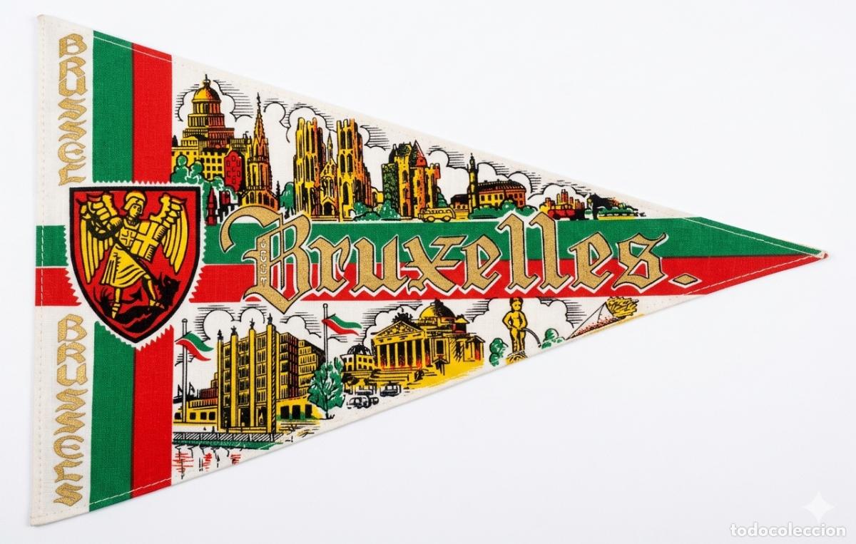 Banderines de colecci&oacute;n: Bruselas - B&eacute;lgica - Grand Place y Manneken Pis - Bander&iacute;n vintage
