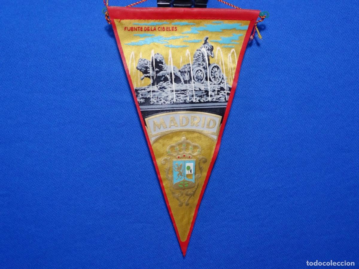 Collection pennants: BANDER&Iacute;N MADRID FUENTE DE LA CIBELES