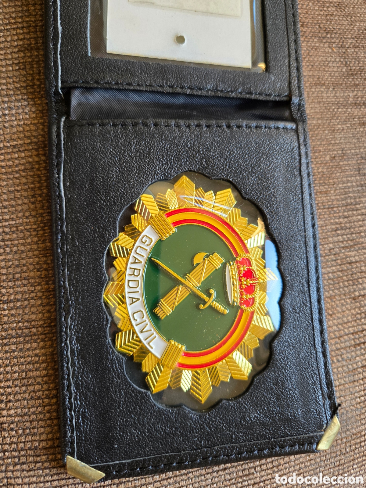 Banderines de colecci&oacute;n: Cartera piel con placa Guardia Civil