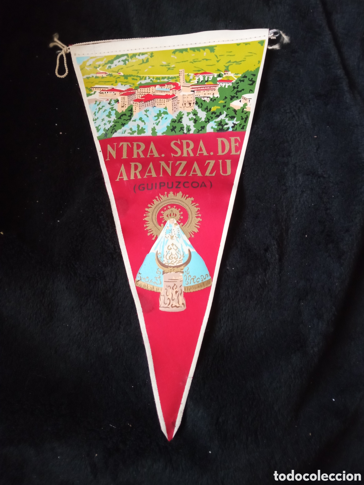 Banderines de colecci&oacute;n: Antiguo banderin, Nuestra Se&ntilde;ora de Aranzazu, Guip&uacute;zcoa, mide 26 cm de altura