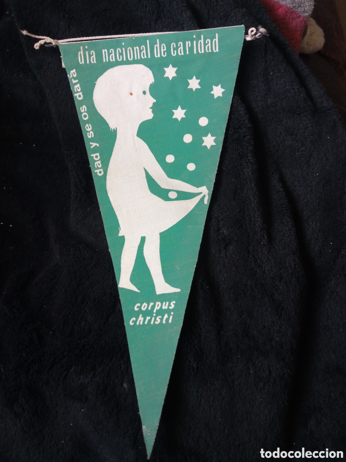 Banderines de colecci&oacute;n: Antiguo banderin, D&iacute;a Nacional de la Caridad, Corpus Chistri, mide 26,5 cm de altura