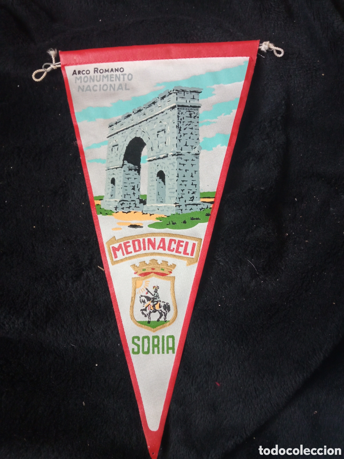 Banderines de colecci&oacute;n: Antiguo banderin, Arco Romano, Medinaceli, Soria, mide 25,5 cm de altura