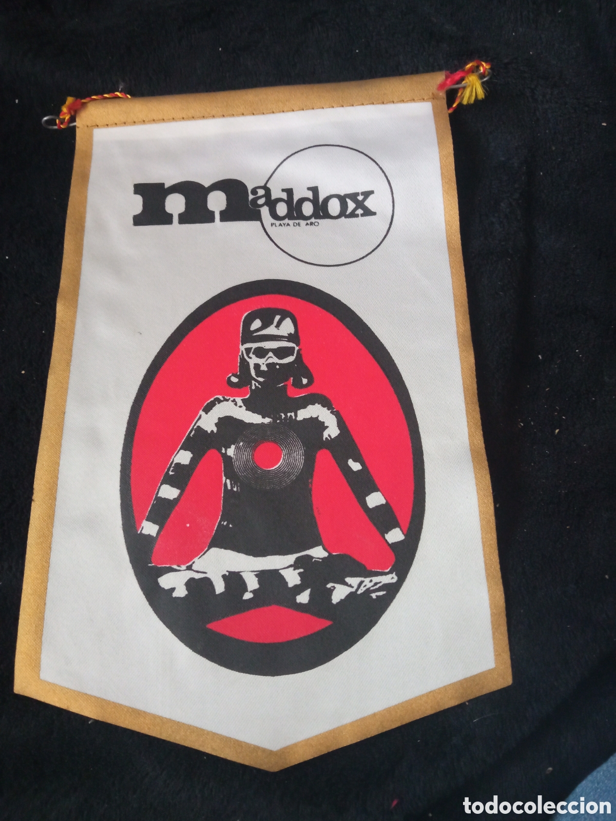 Banderines de colecci&oacute;n: Antiguo banderin, Maddox, Playa de Aro, mide 21,7cm de altura