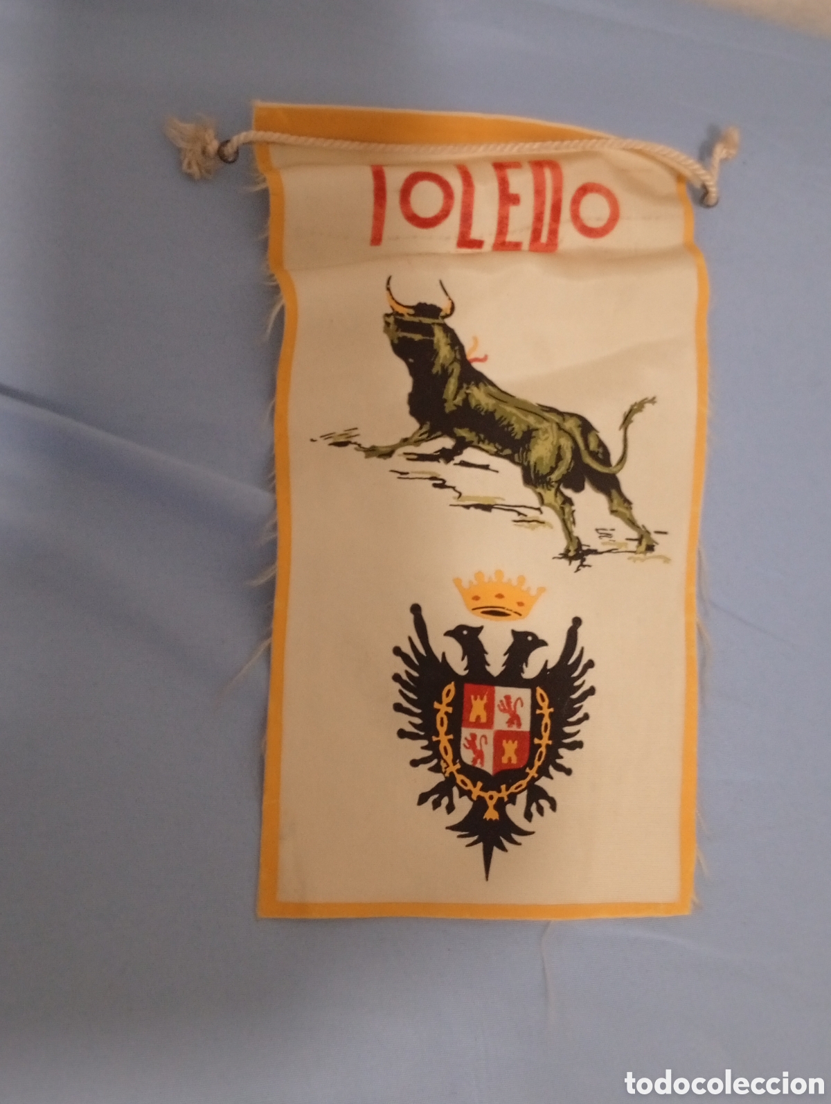 Fanions de collection: Bander&iacute;n Toledo con escudo
