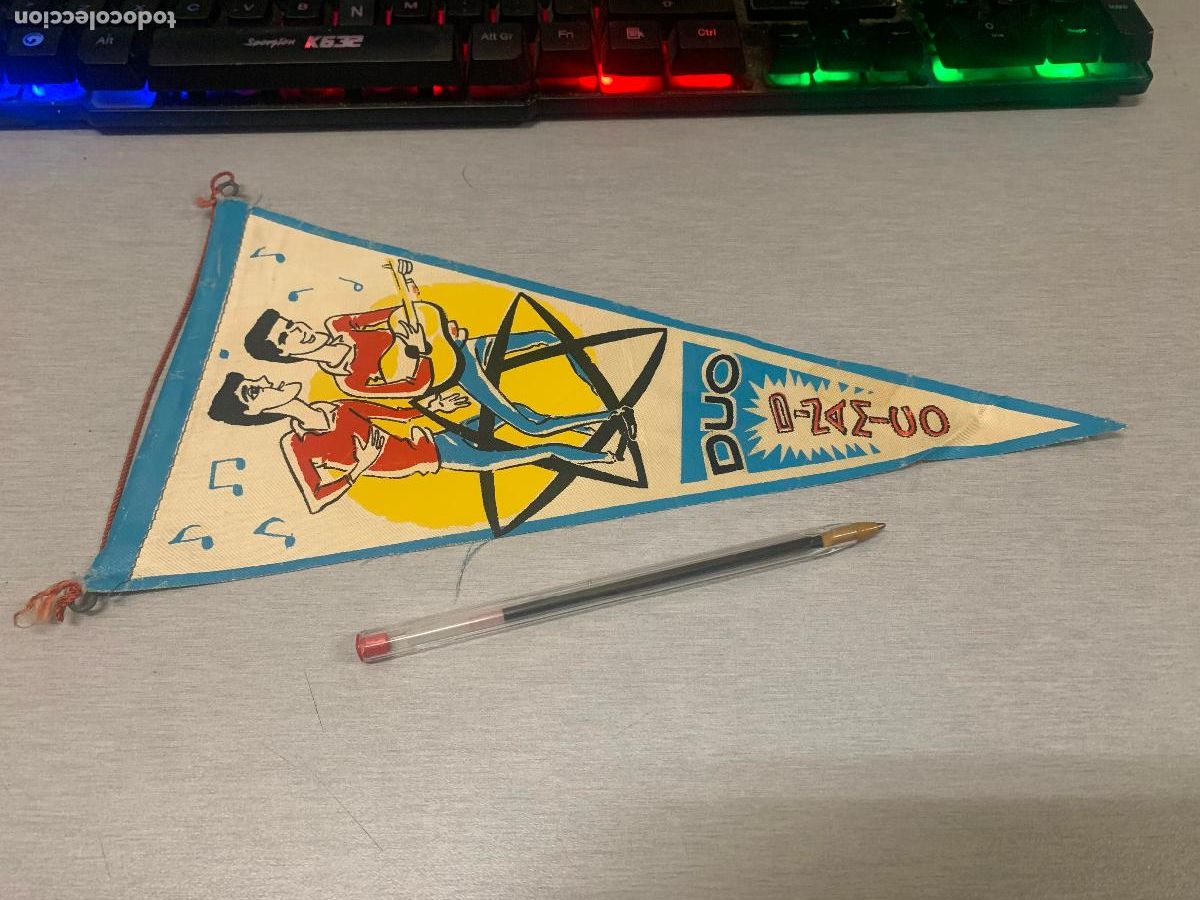 Collection pennants: BANDER&Iacute;N DE TELA DUO DIN&Aacute;MICO / ILUSTRACI&Oacute;N CARICATURA