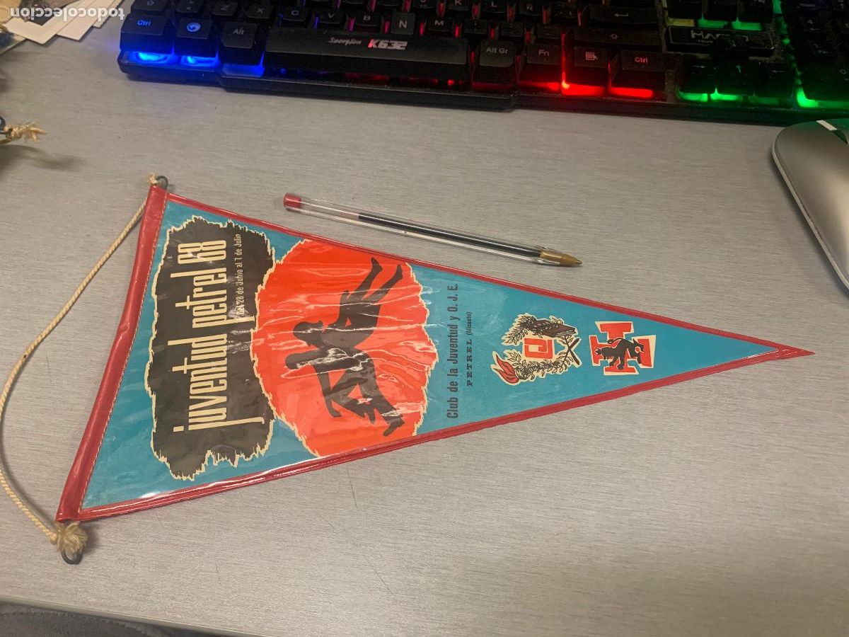Banderines de colecci&oacute;n: BANDER&Iacute;N PL&Aacute;STICO JUVENTUD PETREL 68 / CLUB DE LA JUVENTUD Y O.J.E. PETRER - ALICANTE