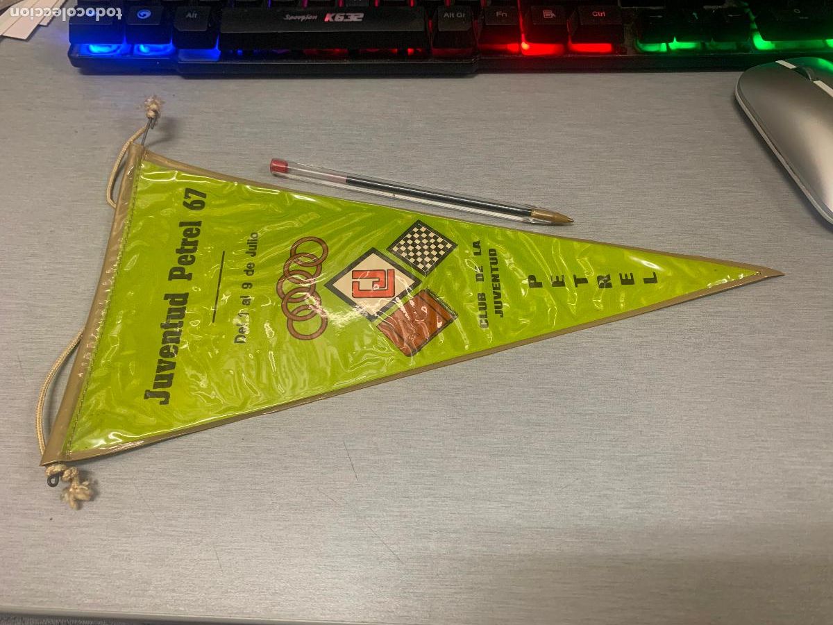 Banderines de colecci&oacute;n: BANDER&Iacute;N PL&Aacute;STICO JUVENTUD PETREL 67 / CLUB DE LA JUVENTUD PETRER - ALICANTE