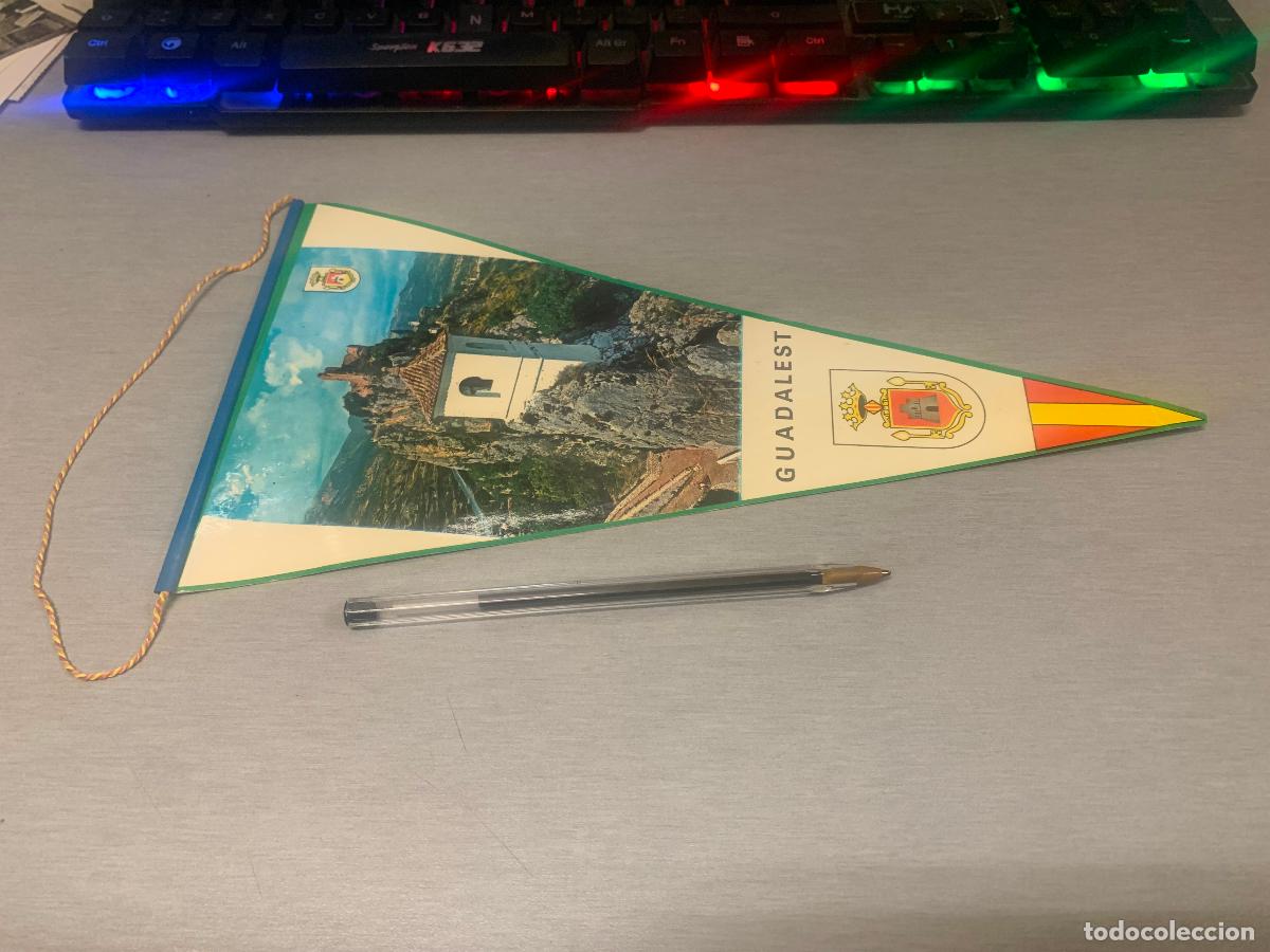Sammlung von Wimpeln: BANDER&Iacute;N GUADALEST - PL&Aacute;STICO