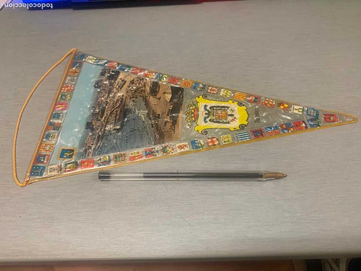 Sammlung von Wimpeln: BANDER&Iacute;N TORREVIEJA - PL&Aacute;STICO