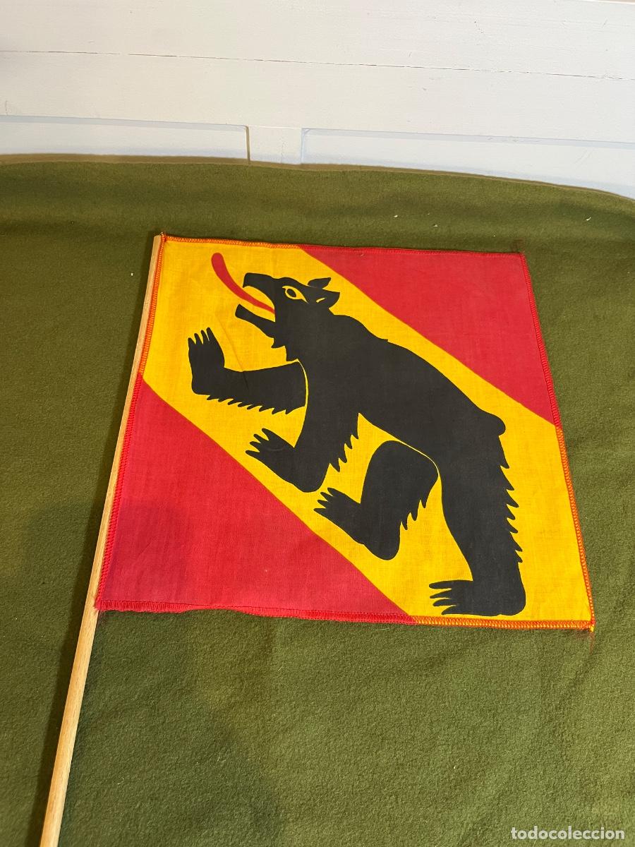 Banderines de colecci&oacute;n: Bander&iacute;n Cant&oacute;n de Berna Suiza Original con Asta Madera Bandera Oso Her&aacute;ldica Vintage