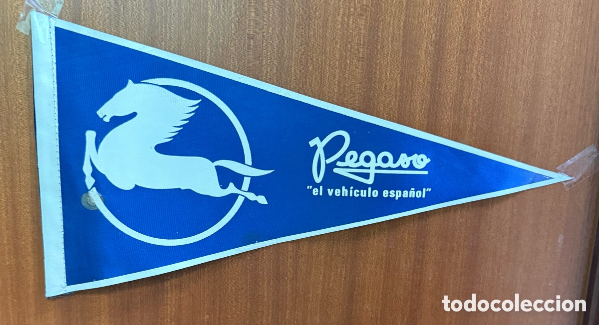 Banderines de colecci&oacute;n: BANDERIN EN TELA A&Ntilde;OS 60- DE PEGASO EL VEHICULO ESPA&Ntilde;OL