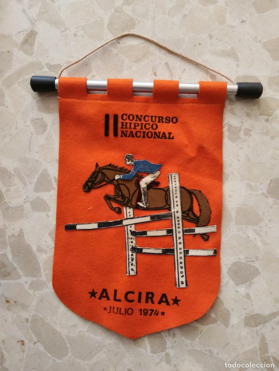 Banderines de colecci&oacute;n: RARO BANDERIN EN FIELTRO - II CONCURSO NACIONAL DE HIPICA - ALCIRA ( VALENCIA) 1974