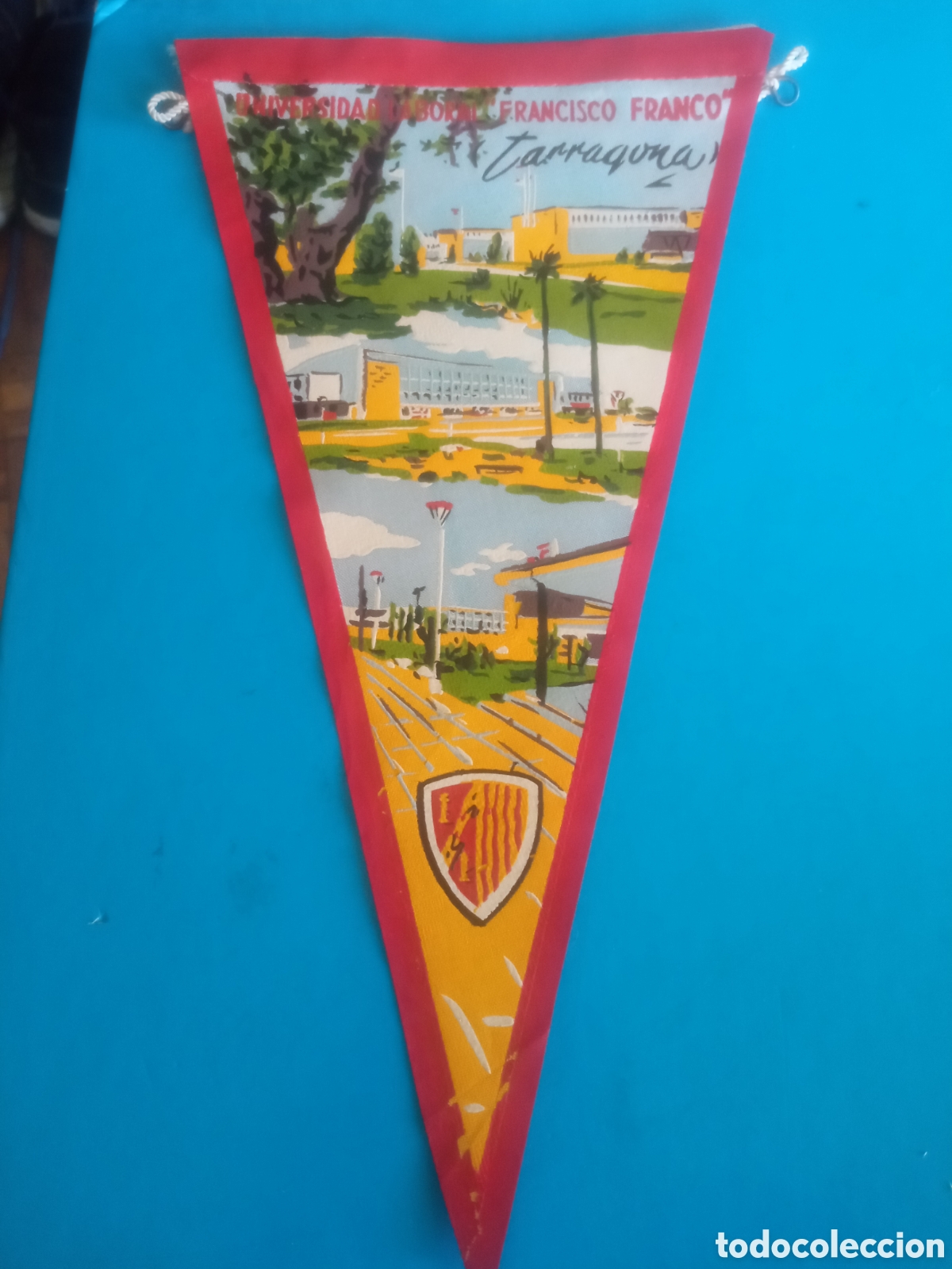 Banderines de colecci&oacute;n: Antiguo banderin, Universidad Laboral Francisco Franco, Tarragona, 26 cm de altura