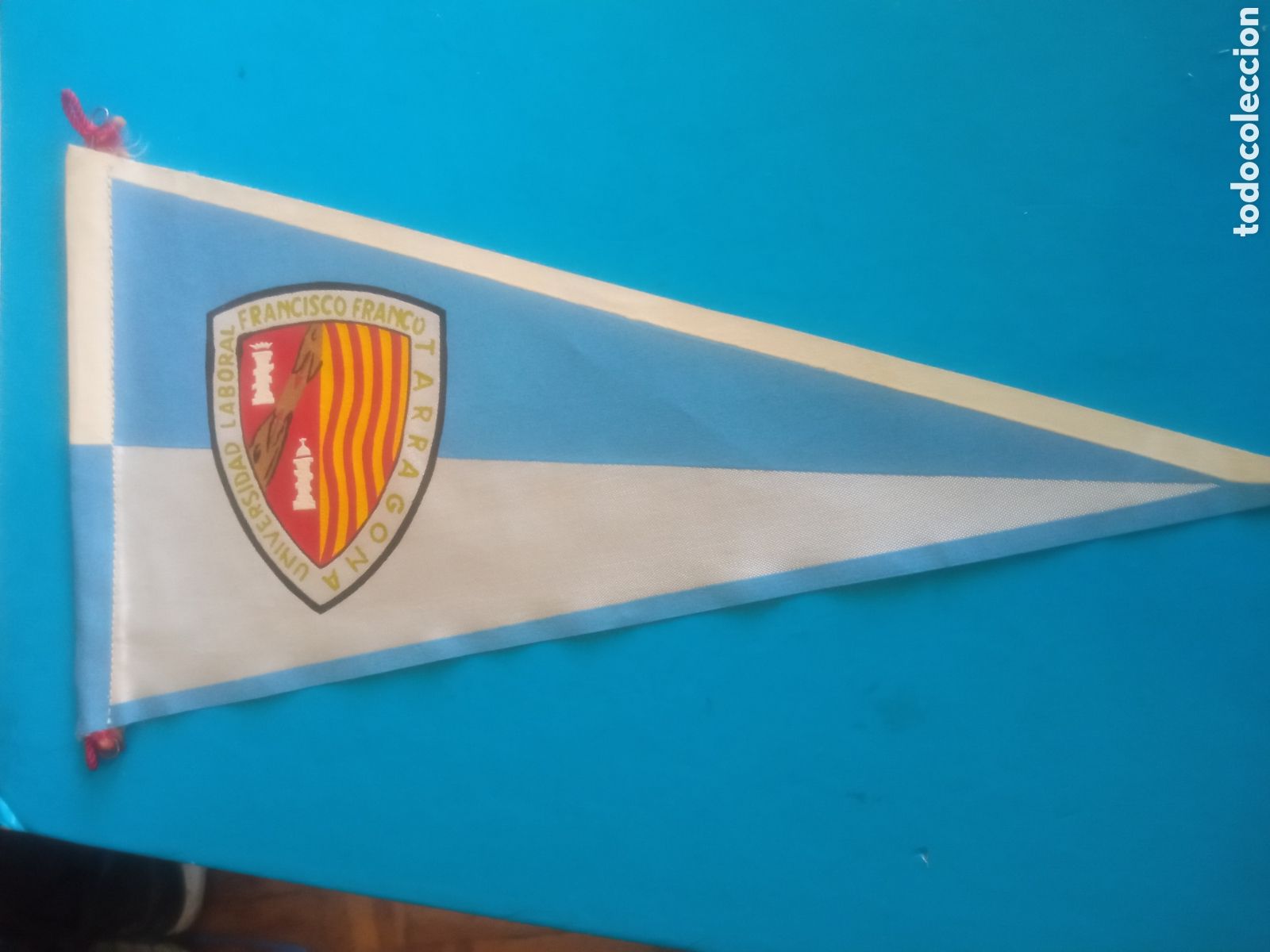 Banderines de colecci&oacute;n: Antiguo banderin, Universidad Laboral Francisco Franco, Tarragona, 26 cm de altura
