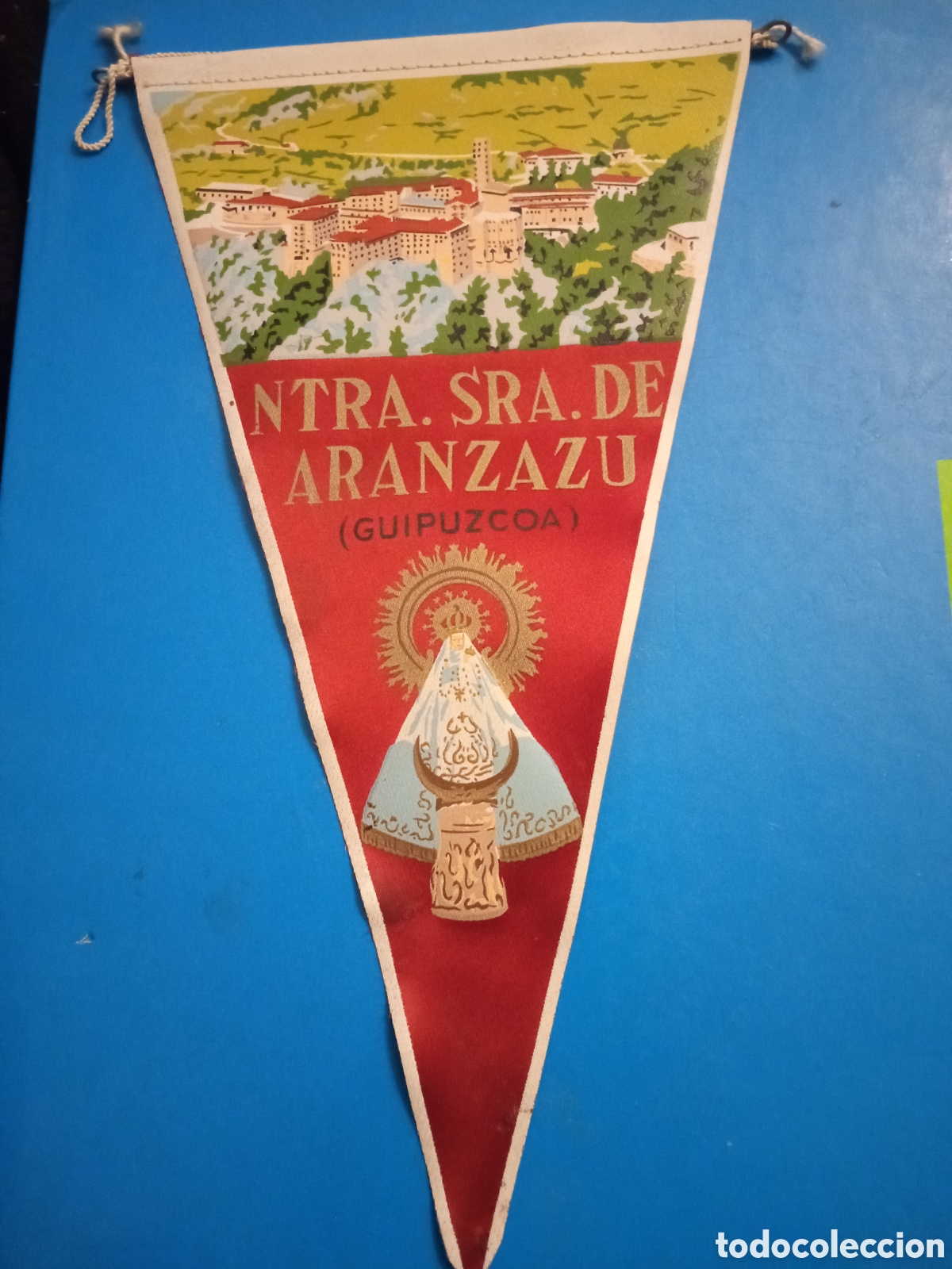 Banderines de colecci&oacute;n: Antiguo banderin, Nuestra Se&ntilde;ora de Aranzazu, 26 cm de altura