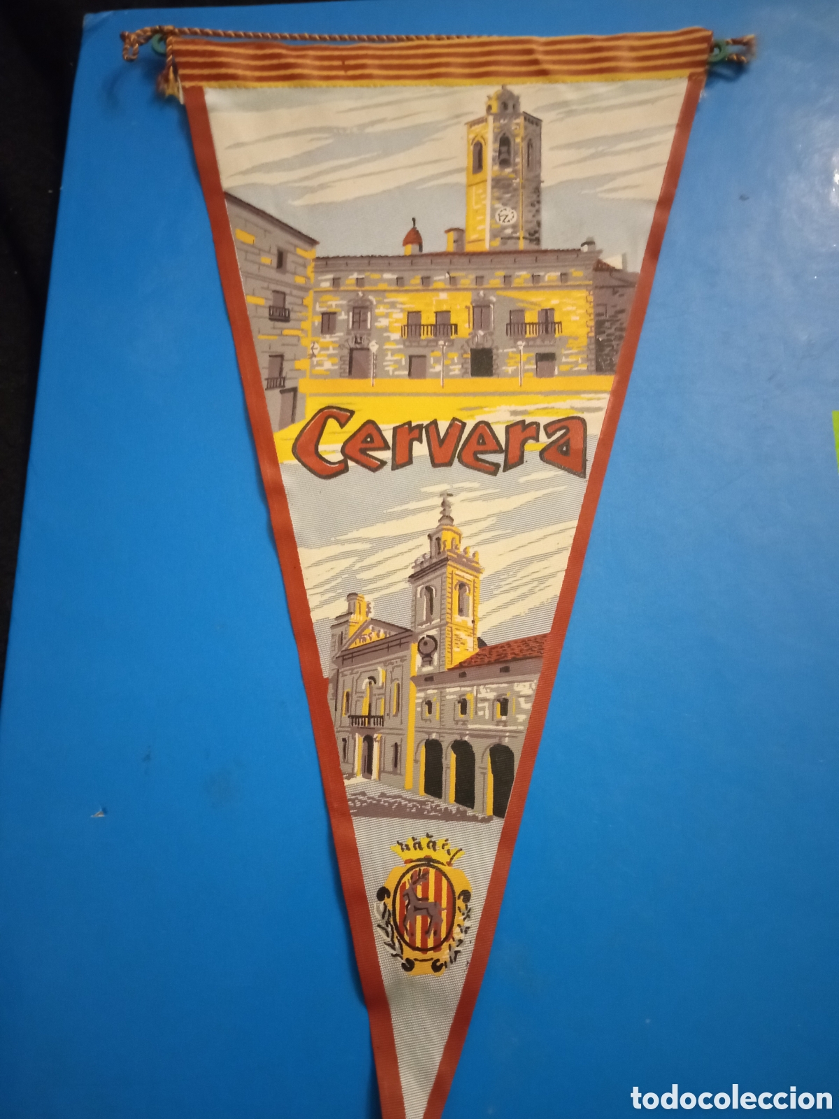 Banderines de colecci&oacute;n: Antiguo banderin, Cervera, 28cm de altura