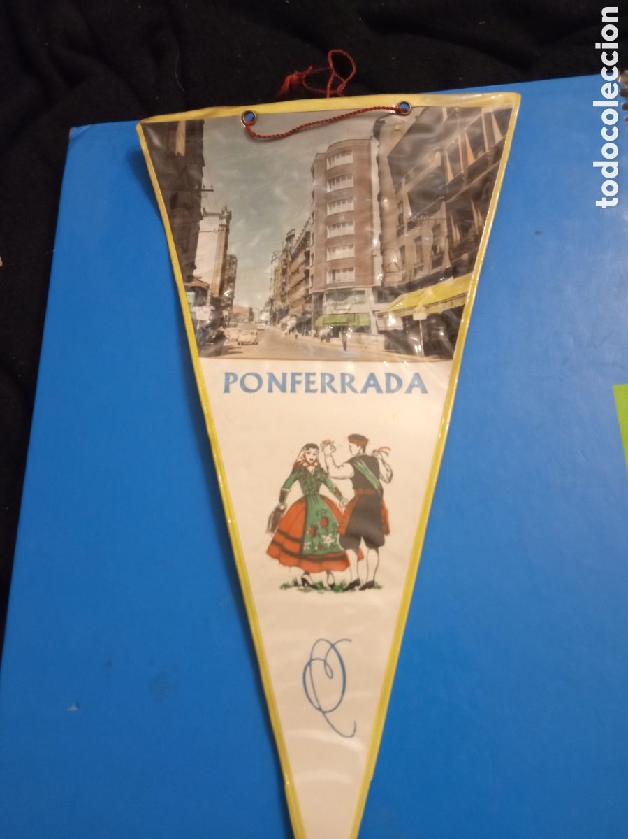 Banderines de colecci&oacute;n: Antiguo banderin, Ponferrada, 27 cm de altura