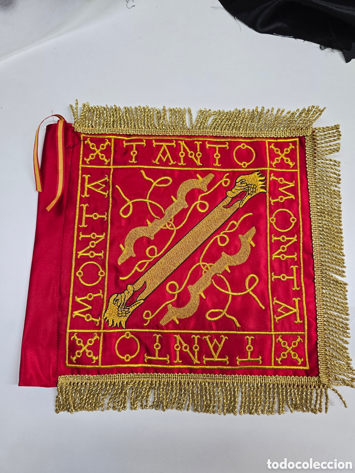 Fanions de collection: Banderin bordado Reyes Cat&oacute;licos, yugo y flechas