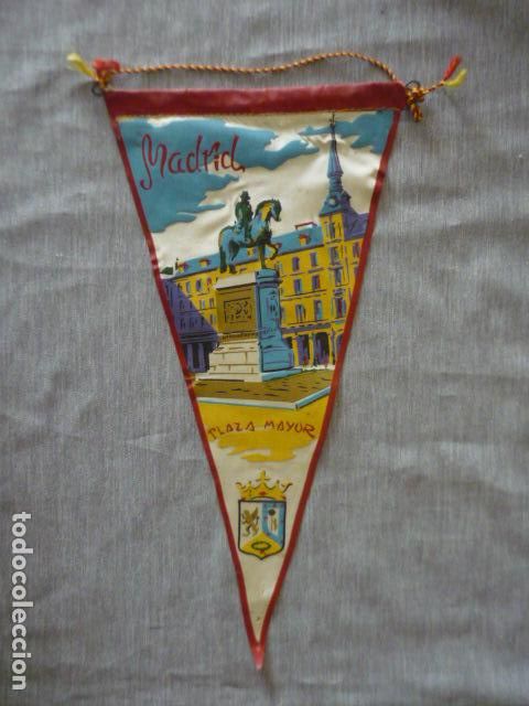 Sammlung von Wimpeln: MADRID ANTIGUO BANDERIN