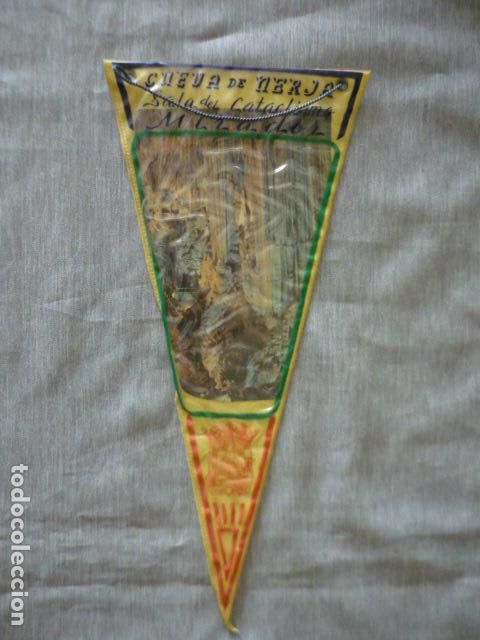 Banderines de colecci&oacute;n: CUEVAS DE NERJA MALAGA ANTIGUO BANDERIN