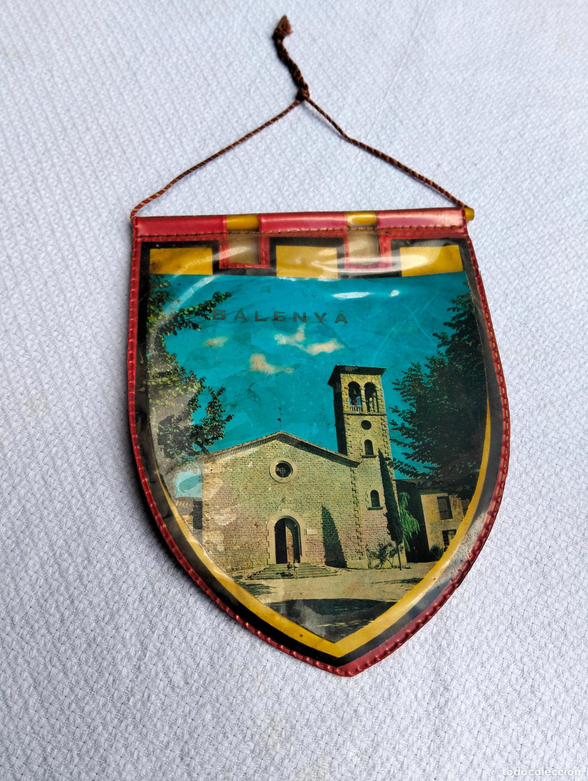 Banderines de colecci&oacute;n: Bander&iacute;n de plastico recuerdo de Baleny&aacute; con postal del pueblo de los a&ntilde;os 80